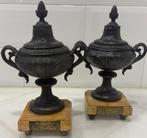 Vaas met dubbele oren (2) - Verguld brons, Carrara marmer, Antiek en Kunst