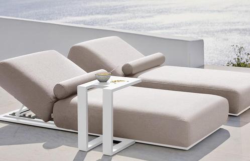 Flow. Ligbed Sentosa heather chalk met wit frame |, Tuin en Terras, Tuinsets en Loungesets, Ophalen of Verzenden