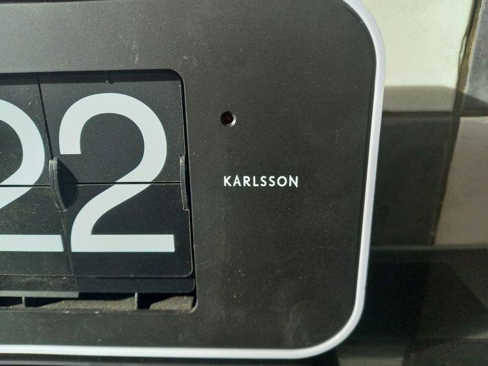 Flip klok - Karlsson - Modern Plastic - 2022, Antiek en Kunst, Antiek | Meubels | Stoelen en Banken