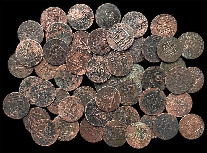 VOC duiten Nederland ( Vereenigde Oostindische Compagnie ) -, Postzegels en Munten, Munten | Nederland