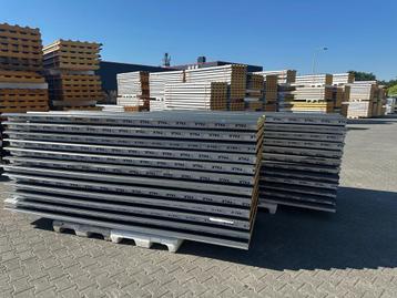 Sandwichpanelen, dakplaten, damwand, dakpanplaten, Isolatie beschikbaar voor biedingen
