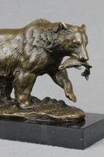 Milo (1910-1978) - sculptuur, Grizzly Bear with Salmon - 12, Antiek en Kunst
