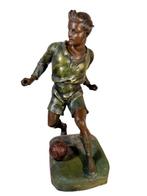 Marcel Debut (1865-1933) - sculptuur, Footballeur - 45 cm -, Antiek en Kunst, Antiek | Keramiek en Aardewerk