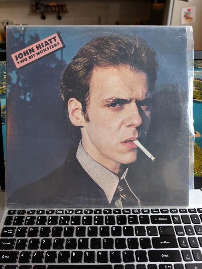 John Hiatt - Two Bit Monsters, Cd's en Dvd's, Vinyl | Rock, Gebruikt, Ophalen of Verzenden